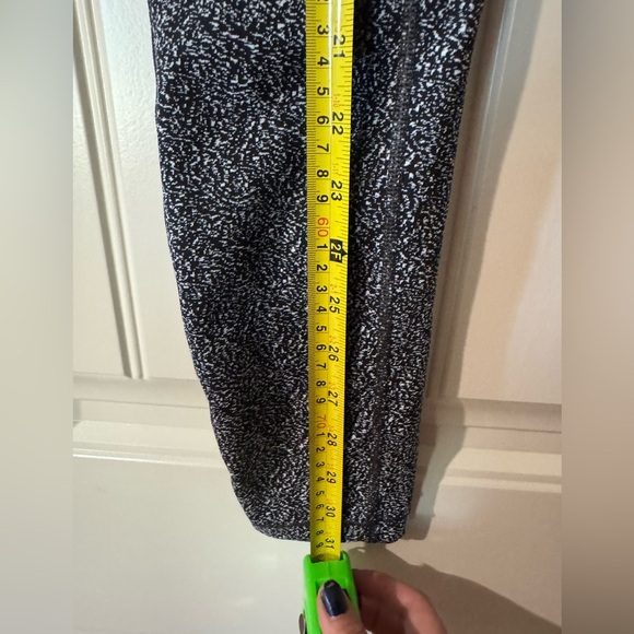 ATHLETA🖤 Black & White Marbled Athletic Leggings 🤍 (Size Small) - Picture 14 of 14